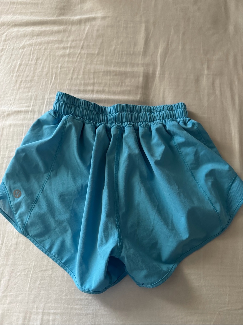 Lululemon Hotty Hot Low-Rise Lined Short 2.5” Size 0 - inside liner cut